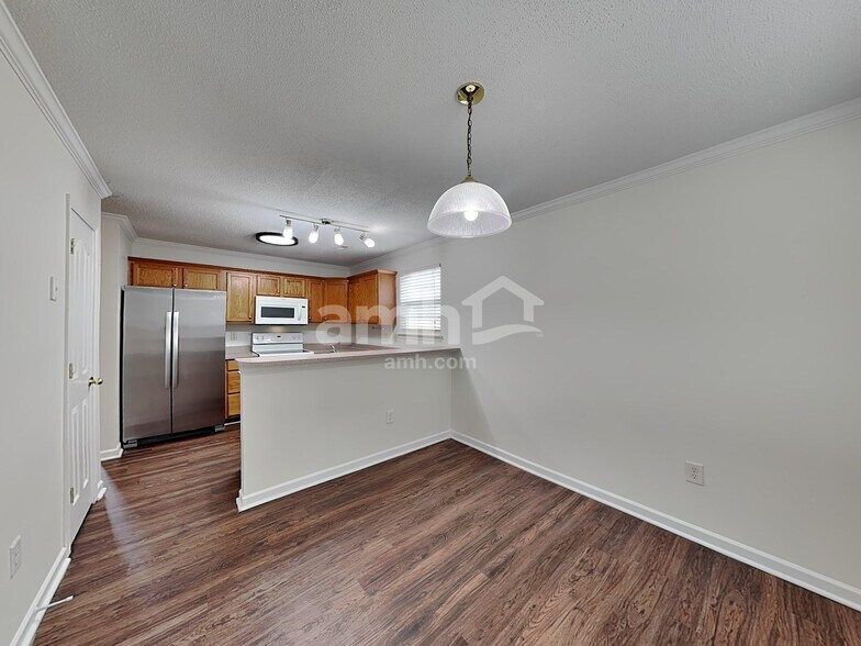 Building Photo - 108 Hampshire Dr