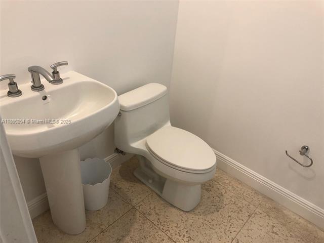 Building Photo - 900 Brickell Key Dr