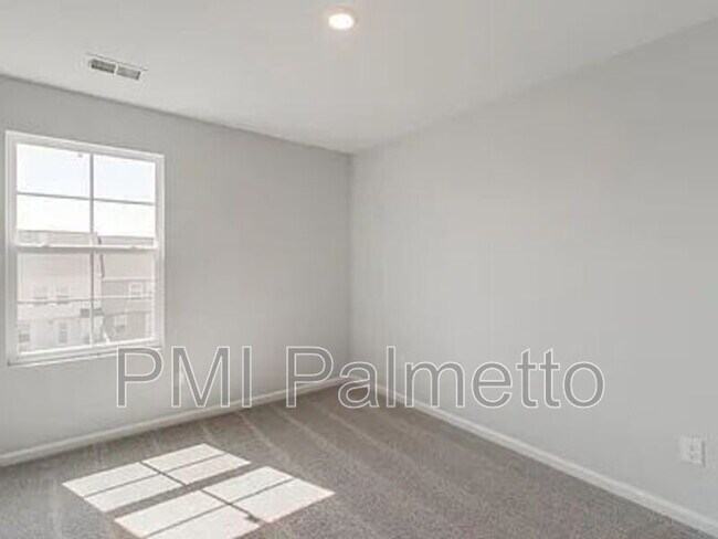 Building Photo - 3022 Harborview Dr