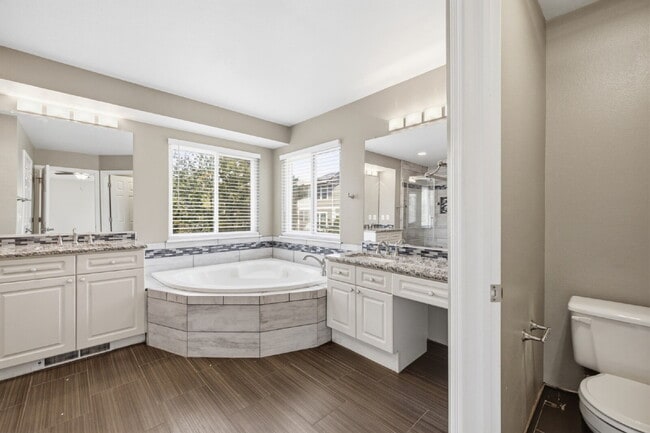Building Photo - Spectacular Stonegate Living! Gorgeous 3-Bed Corner Finished Basement, Wet Bar, and Custom Marble...
