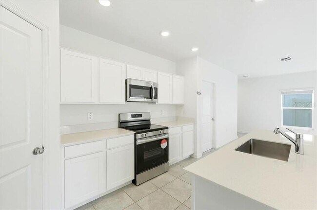Building Photo - 1140 Tyler Lp