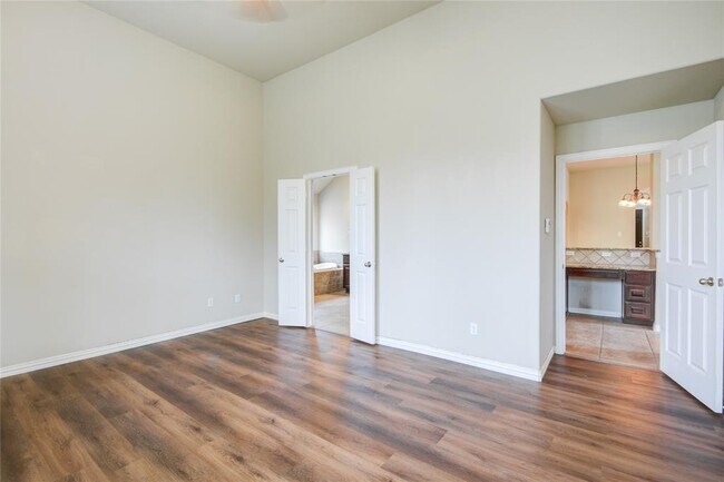 Building Photo - 28226 Chalet Park Dr