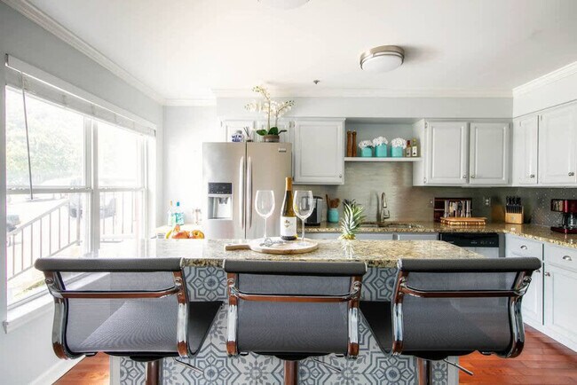 Building Photo - 125 Lea Ave