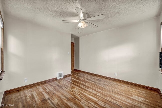 Building Photo - 10213 Dove Ave