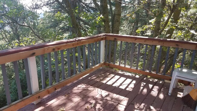 Building Photo - For rent:  2 bedroom, 1 bath house