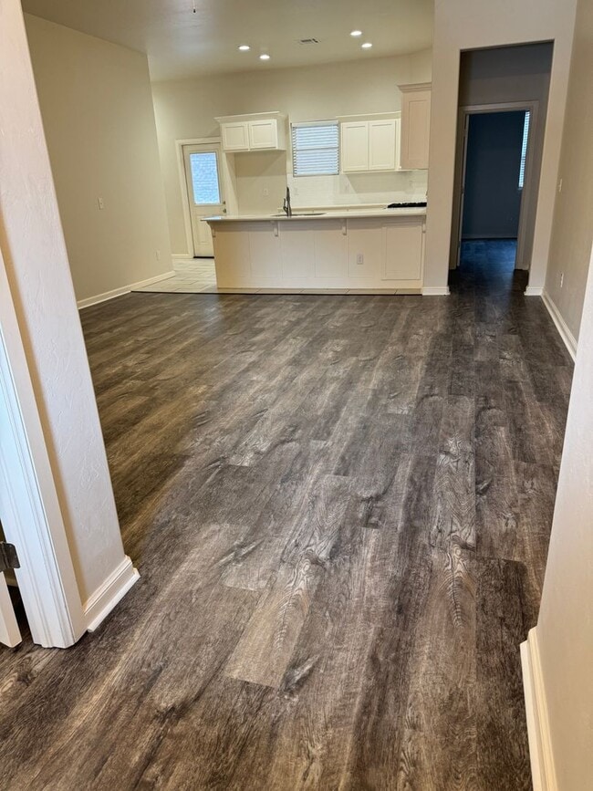Building Photo - Two bedroom two bath home with a study.