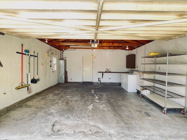 Building Photo - WELCOME TO YOUR NEXT CHAPTER IN FRESNO!