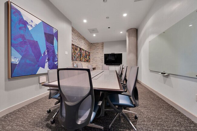 Building Photo - 355 Berry St