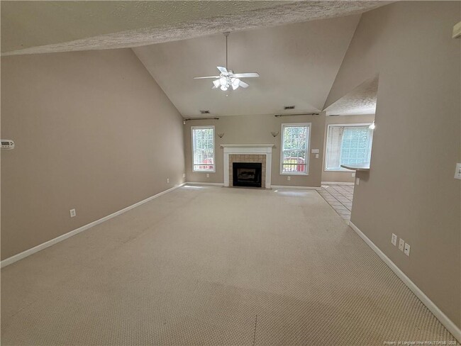 Building Photo - 89 Harborview Dr