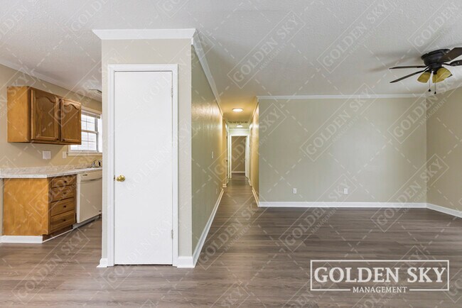 Building Photo - 1711 S Franklin St