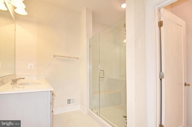 Building Photo - 44858 Tiverton Sq