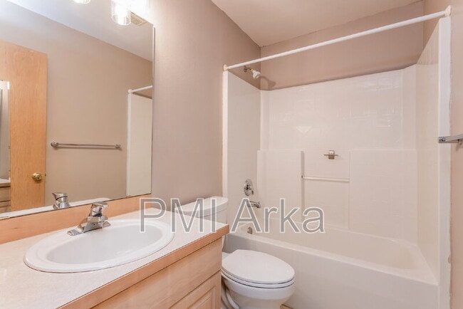 Building Photo - 10522 SE 264th St