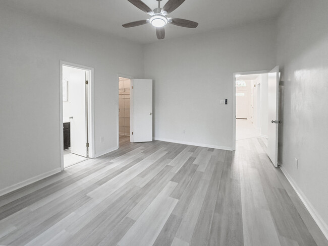 Building Photo - LOVELY STRAWBRIDGE HOME FOR RENT!!!