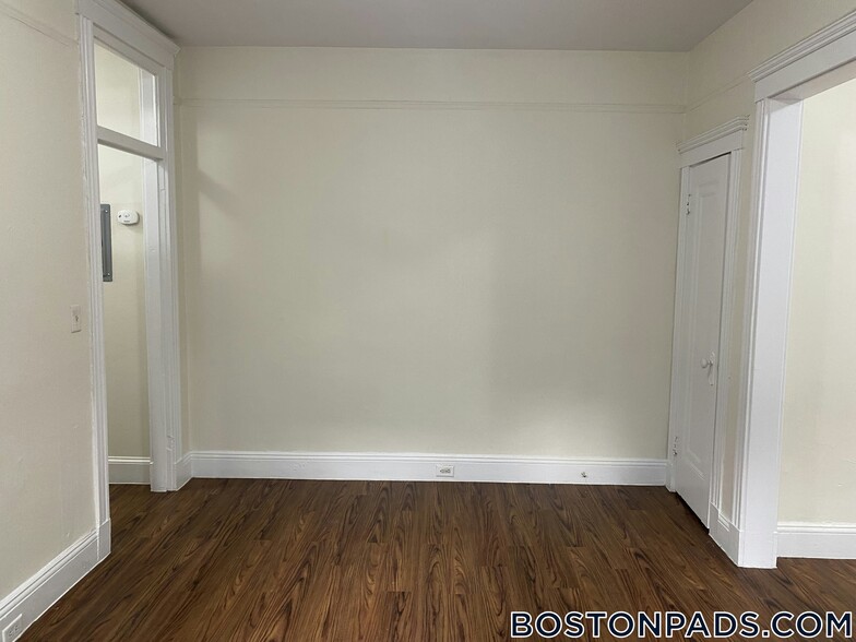 Building Photo - 1185 Boylston St