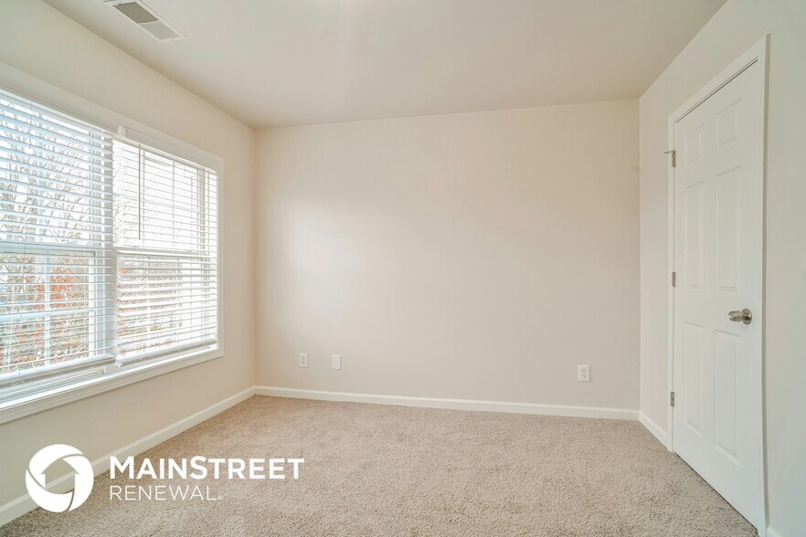 Building Photo - 1344 Pondhaven Dr