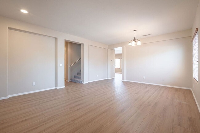 Building Photo - 26197 W Potter Dr