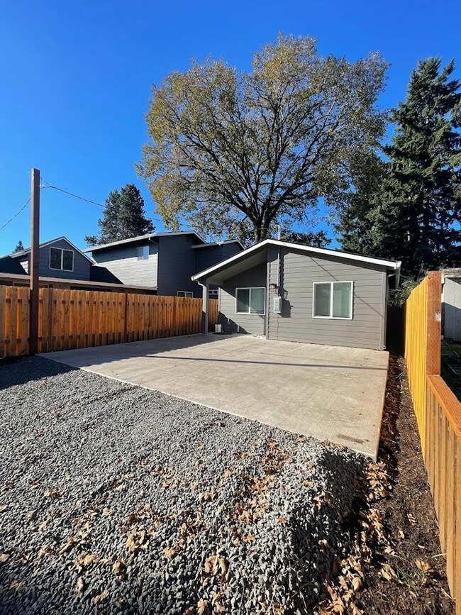 Building Photo - Newly Built 1 Bed, 1 Bath House with AC!