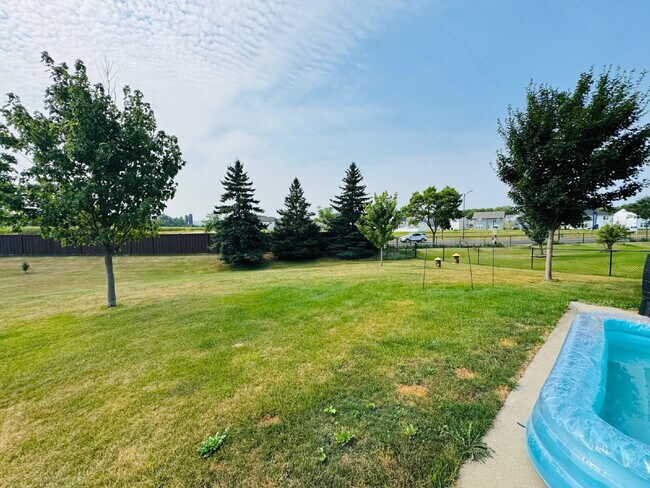 Building Photo - Spacious 4-Bed Shakopee Gem with Granite Finishes & Finished Basement