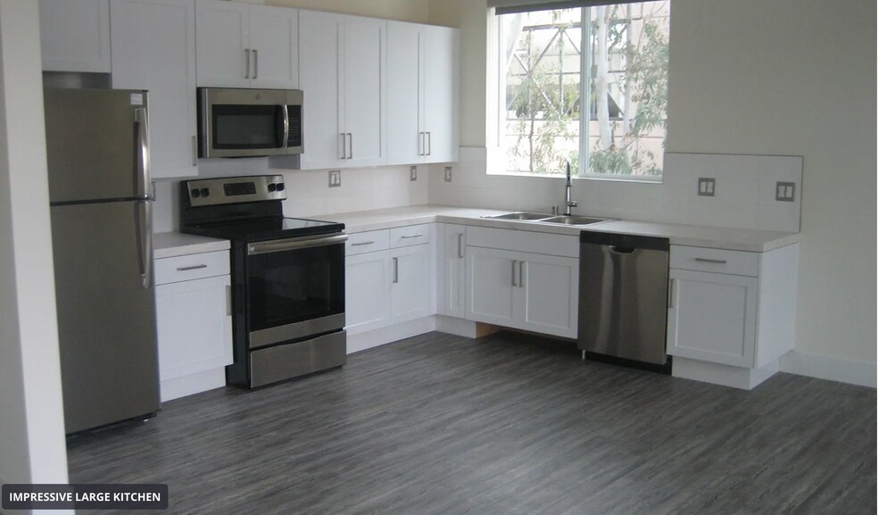 Building Photo - 11115 McCormick St