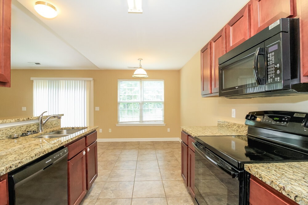 Building Photo - 110 Konnoak Village Cir