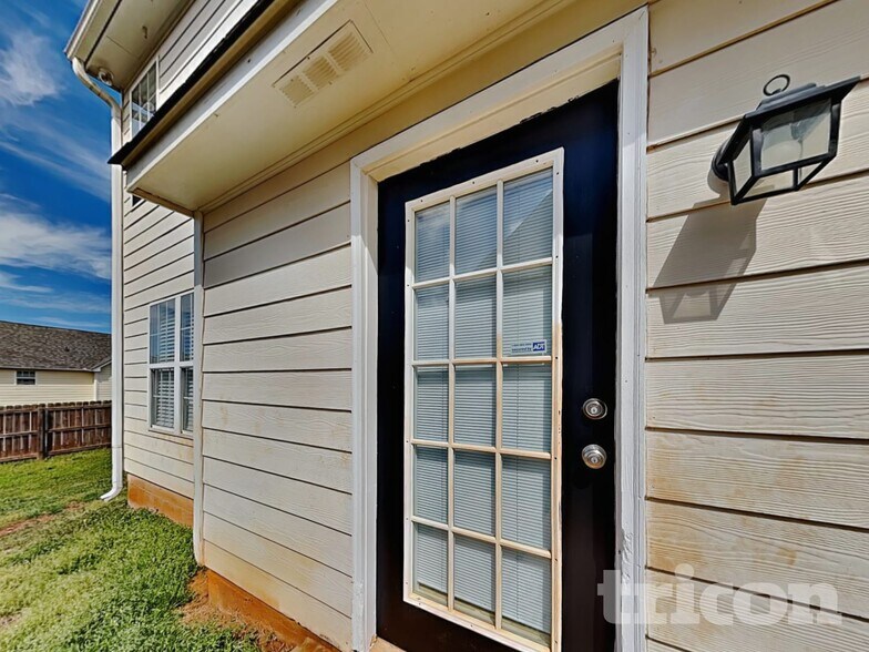 Building Photo - 629 Aspen Brook Dr