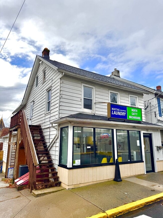 Building Photo - 1102 Second Street