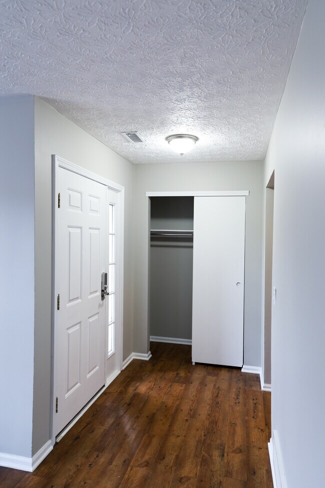 Entry - 7893 Thornfield Ln