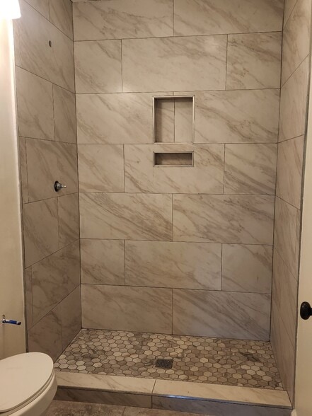2 full bathrooms - 2664 Hull St