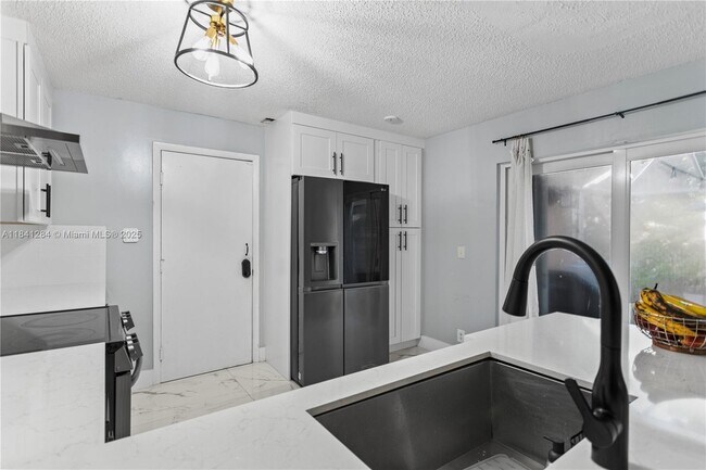 Building Photo - 11085 Neptune Dr