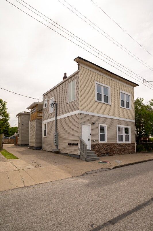 Building Photo - 1277 W 67th St