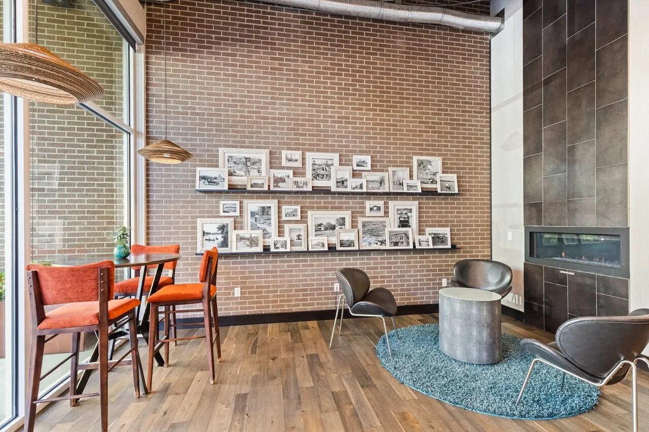 Building Photo - 2900 E 16th Ave