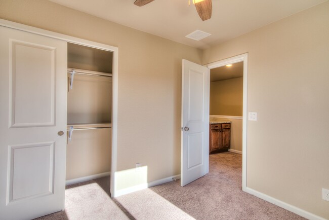 Building Photo - Newer Townhouse in Wolf Ranch, D#20