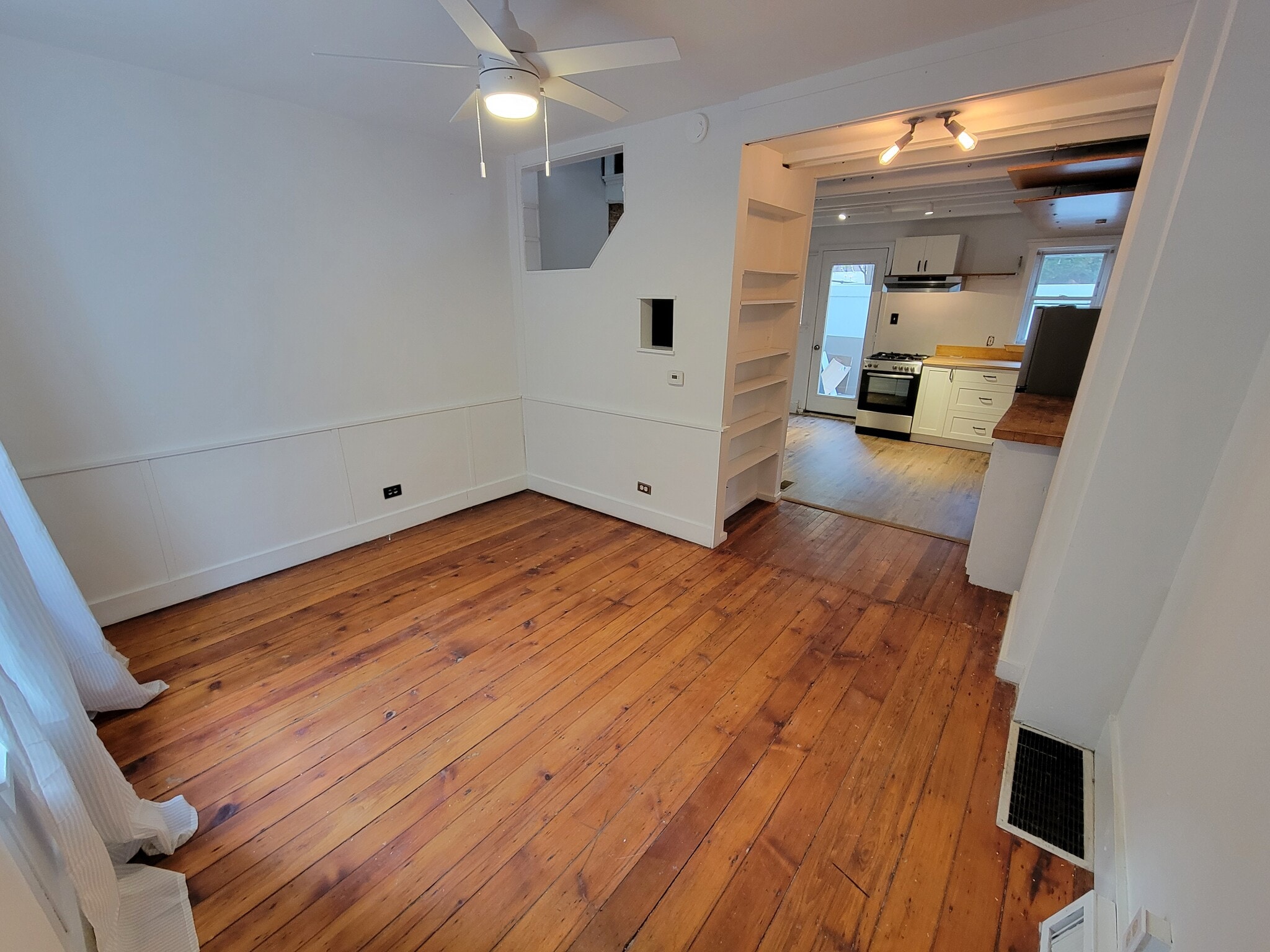 Building Photo - 223 Mercer St