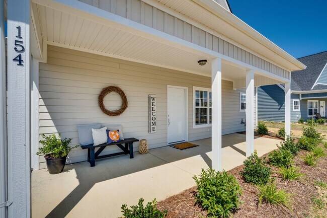 Building Photo - Beautifully Furnished Executive Home – Fle...