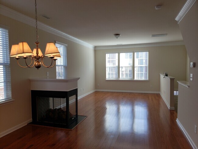 Building Photo - 317 Dove Cottage Ln