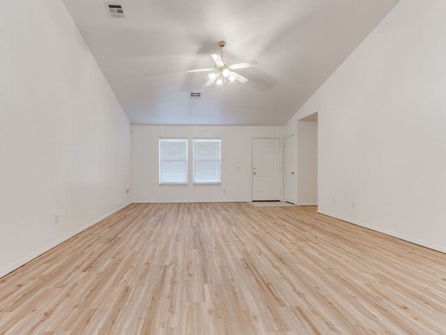 Building Photo - Charming 3 Bed, 2 Bath Home for Rent in Norman!