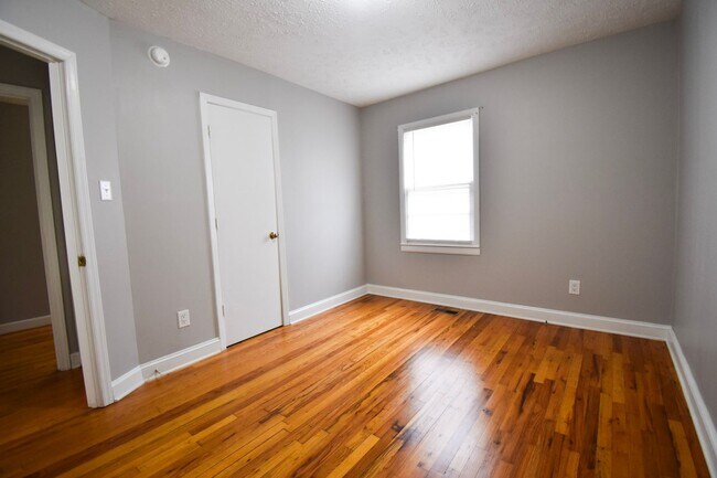 Building Photo - Coming Soon! 3 Bedroom 1.5 Bathroom- no pets