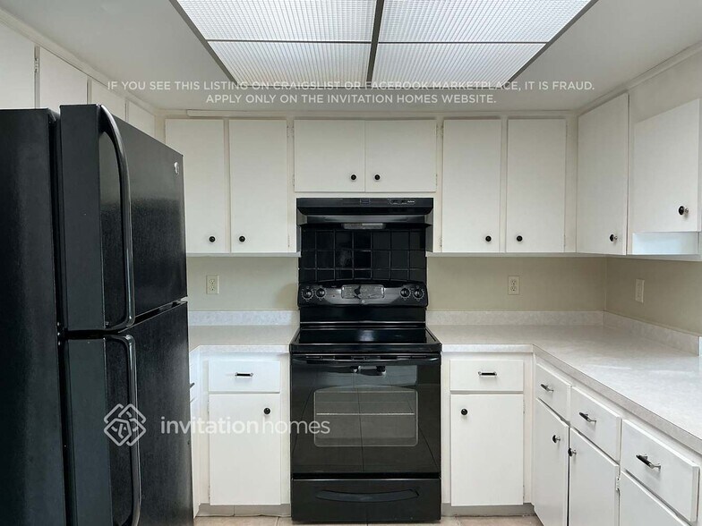 Building Photo - 4205 Gray Squirrel Ln