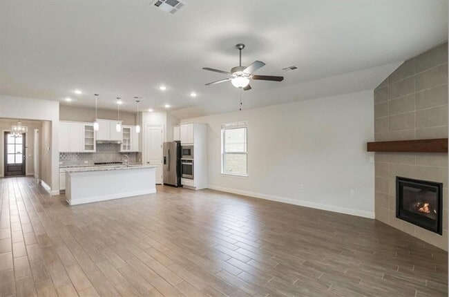 Building Photo - 218 Gulfton St