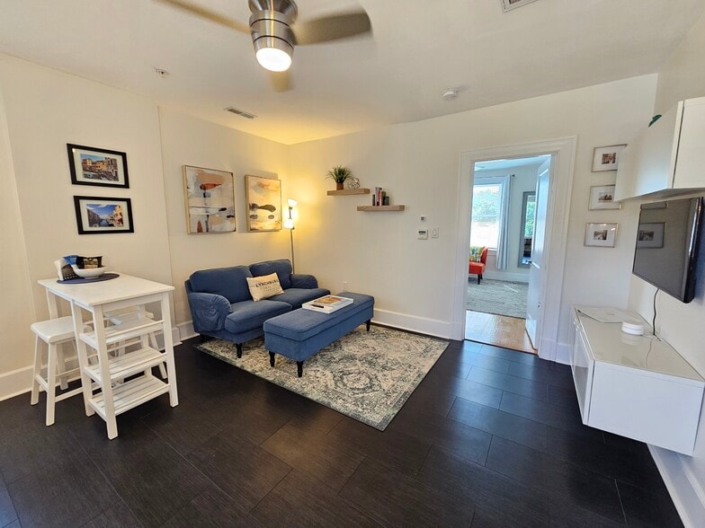 Building Photo - 3541 Fort Ave