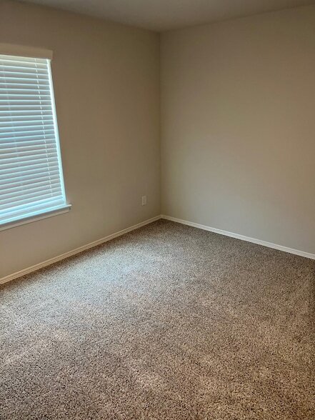 Building Photo - 10722 Violet Bloom Dr