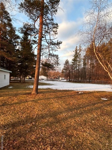 Building Photo - 1136 W Rowland St