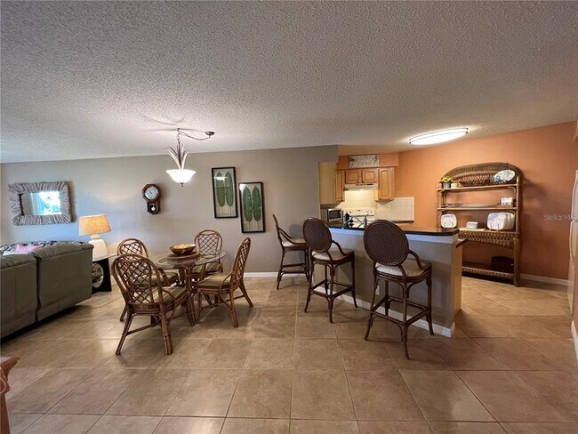Building Photo - 6100 Bahia Del Mar Cir