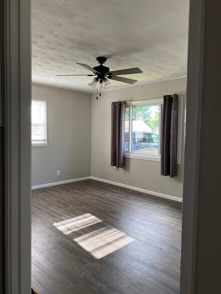 Building Photo - 3001 Underwood St