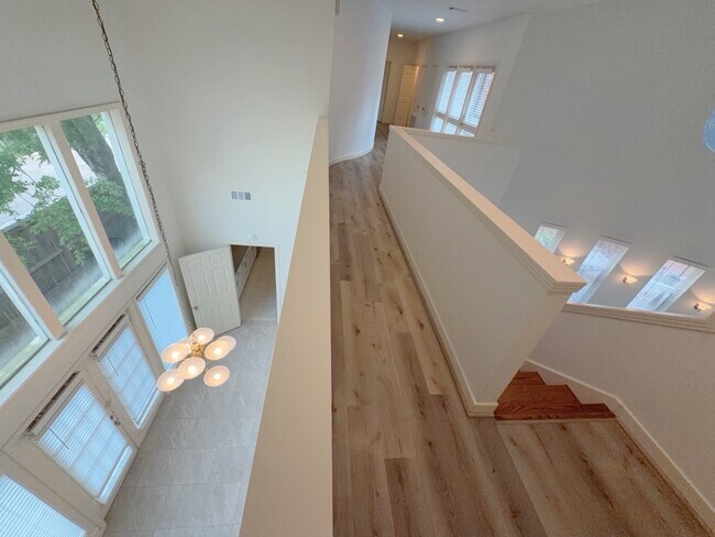 Building Photo - 11852 Taylorcrest Rd