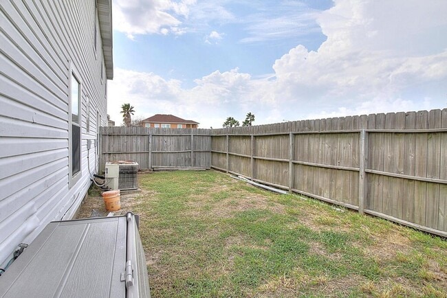 Building Photo - 13986 Fortuna Bay Dr