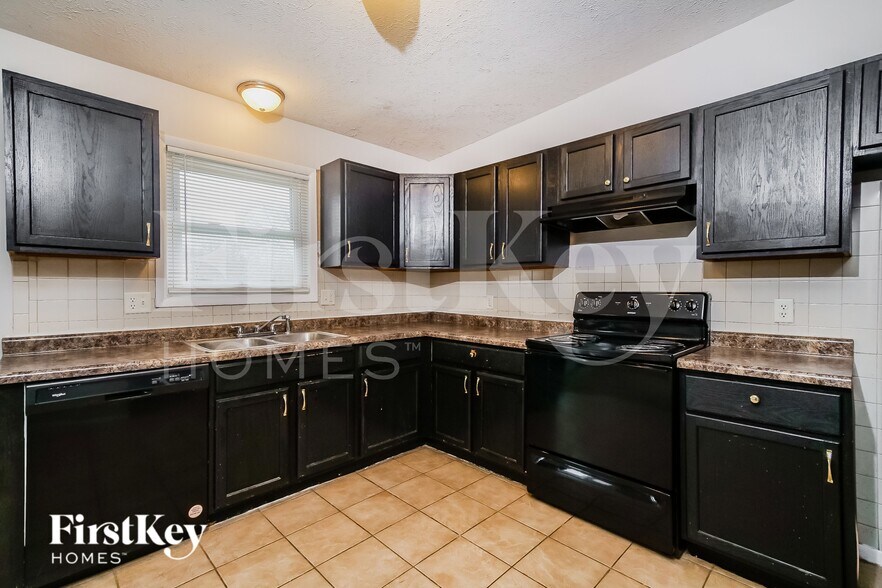 Building Photo - 3102 Kiowa Ct