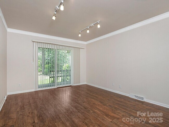 Building Photo - 5110 Dunes Ct