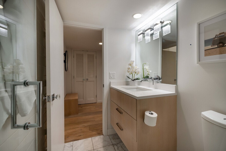 Building Photo - 800 S Mill St