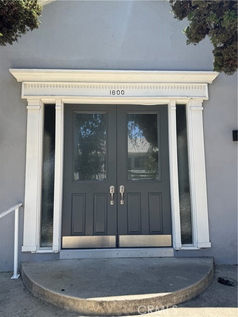 Building Photo - 1600 S Pomona Ave